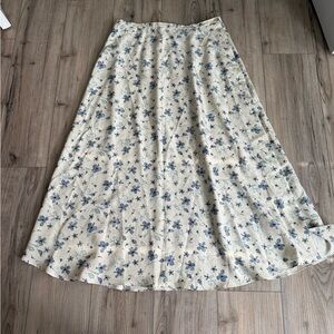 Andrea Viccaro Floral Blue and Cream Women's 100% Silk Skirt Sz 14